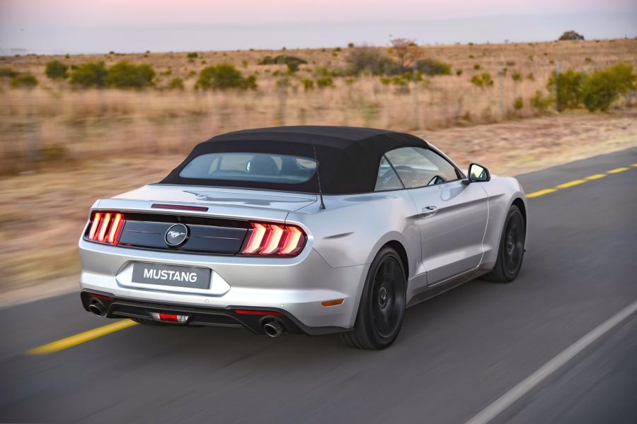  Ford Mustang EcoBoost Convertible 2019 года  (ZA) (фото 33 из 40)